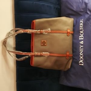 Dooney & Bourke tote